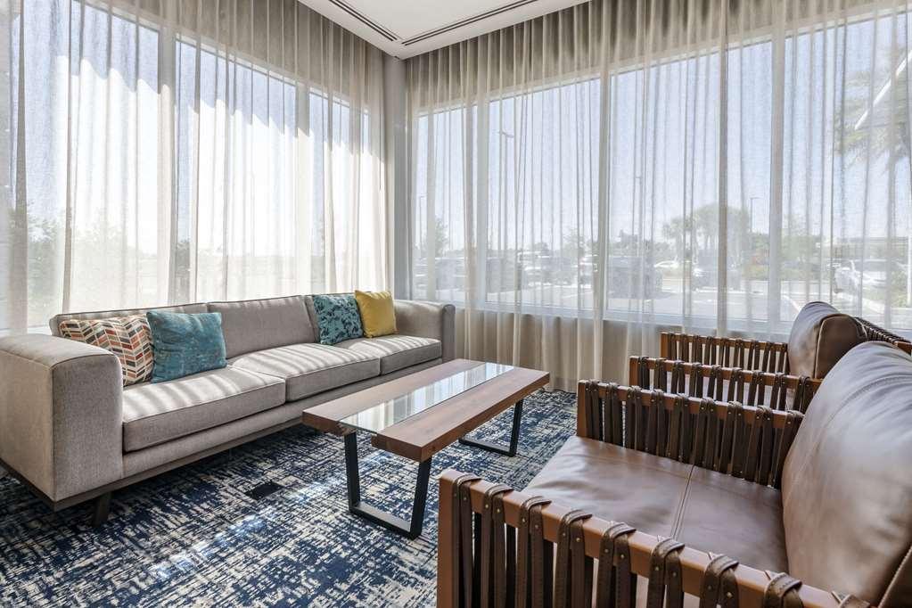 Cambria Hotel Orlando Airport Dalaman gambar